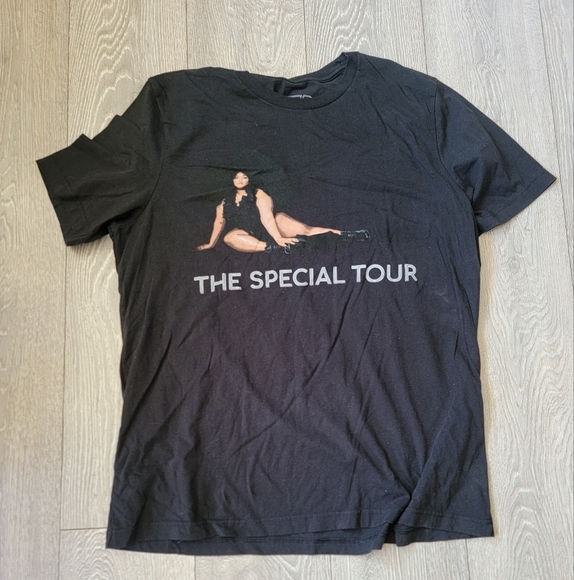 Lizzo 2022 Tour Shirt - Picture 1 of 3